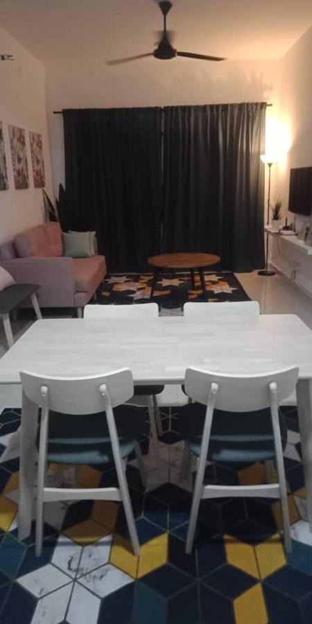 Bunga Homestay Sea View كُوالا تيرينغانو المظهر الخارجي الصورة